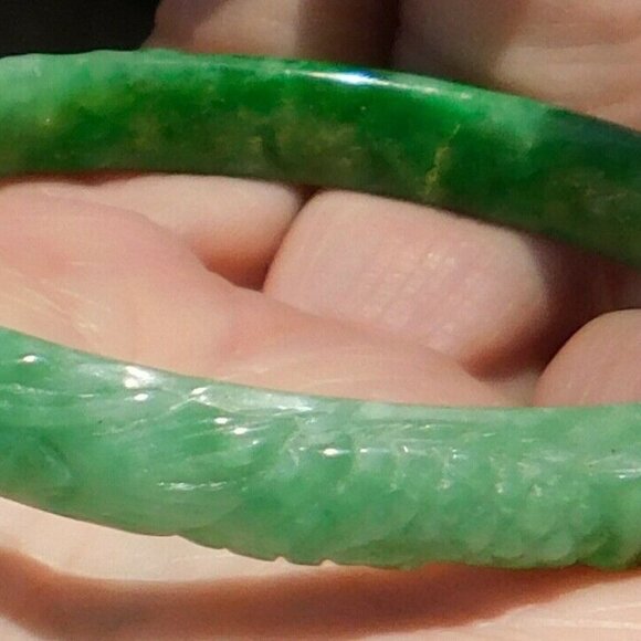 Carved Jade / Jadeite Bangle Bracelet Green Marbled 2.25" Inside Across "COLD" - Picture 8 of 12